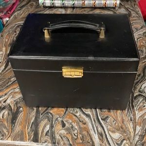 Budd Leather travel jewelry case